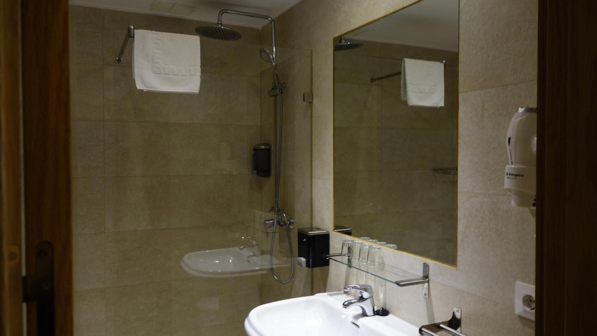 Hotel Toledo Plaza Esterno foto