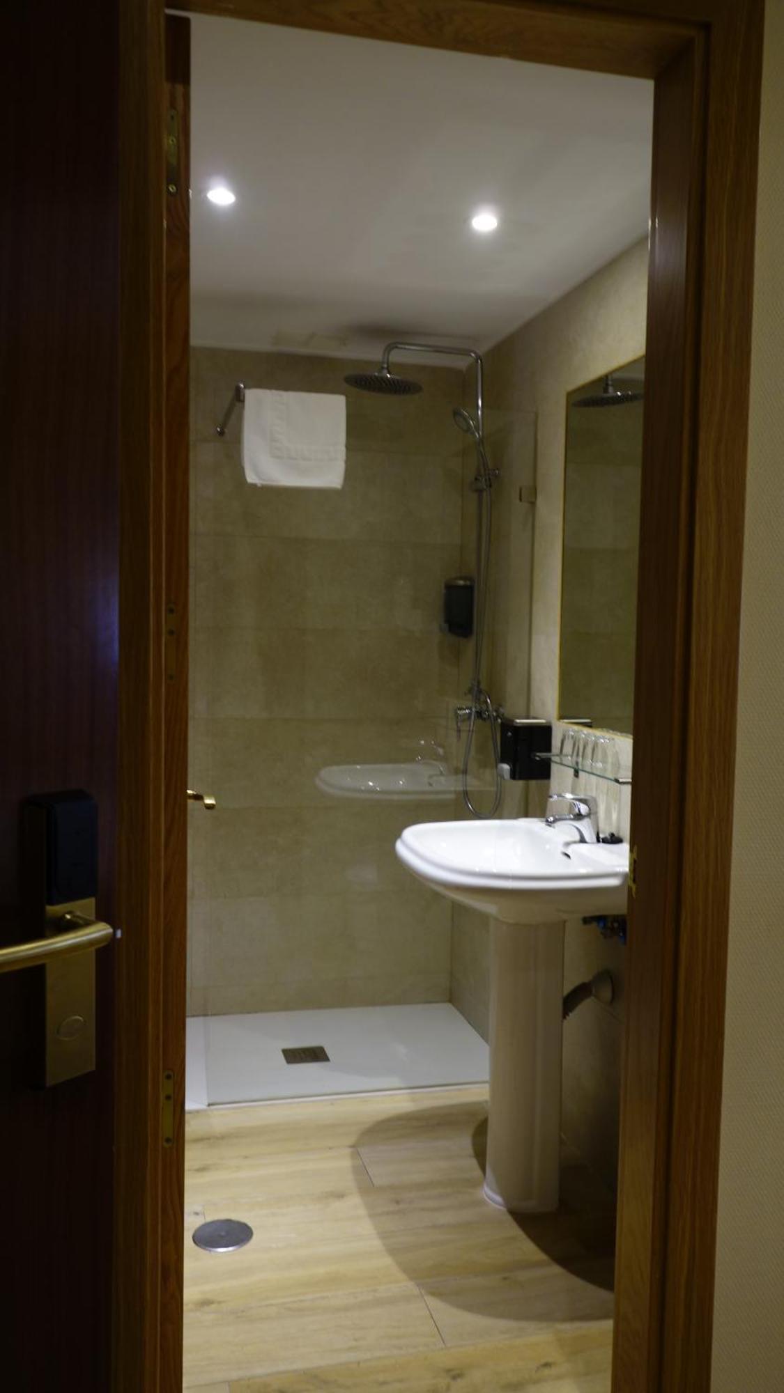 Hotel Toledo Plaza Esterno foto